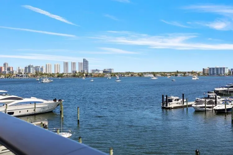 17301 Biscayne Blvd 305, North Miami Beach, Florid, North Miami Beach, Florida 33160, 2 Bedrooms Bedrooms, ,2 BathroomsBathrooms,Residential,For Sale,17301 Biscayne Blvd 305, North Miami Beach, Florid,A11967485