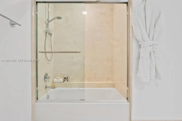 17301 Biscayne Blvd 305, North Miami Beach, Florid, North Miami Beach, Florida 33160, 2 Bedrooms Bedrooms, ,2 BathroomsBathrooms,Residential,For Sale,17301 Biscayne Blvd 305, North Miami Beach, Florid,A11967485