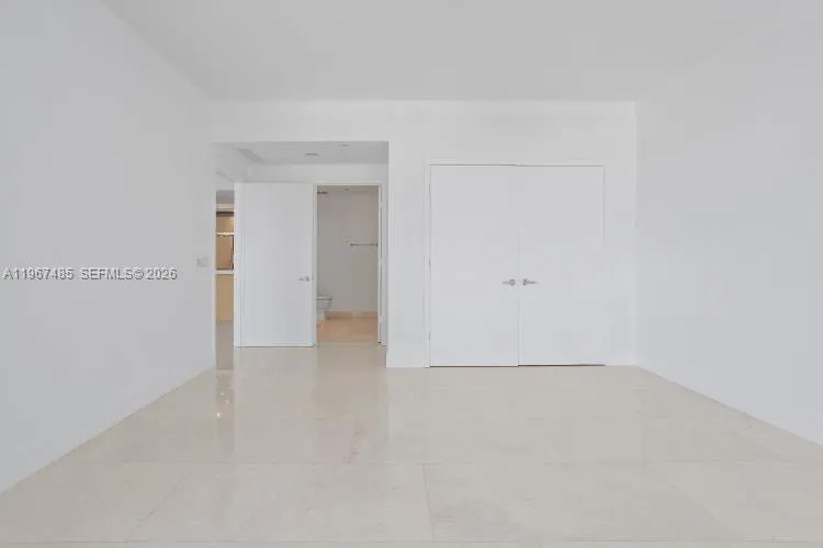 17301 Biscayne Blvd 305, North Miami Beach, Florid, North Miami Beach, Florida 33160, 2 Bedrooms Bedrooms, ,2 BathroomsBathrooms,Residential,For Sale,17301 Biscayne Blvd 305, North Miami Beach, Florid,A11967485