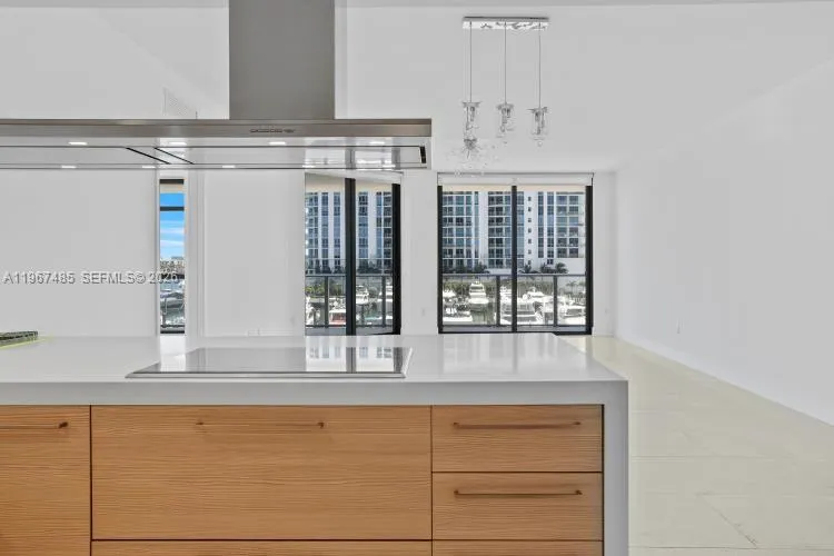 17301 Biscayne Blvd 305, North Miami Beach, Florid, North Miami Beach, Florida 33160, 2 Bedrooms Bedrooms, ,2 BathroomsBathrooms,Residential,For Sale,17301 Biscayne Blvd 305, North Miami Beach, Florid,A11967485
