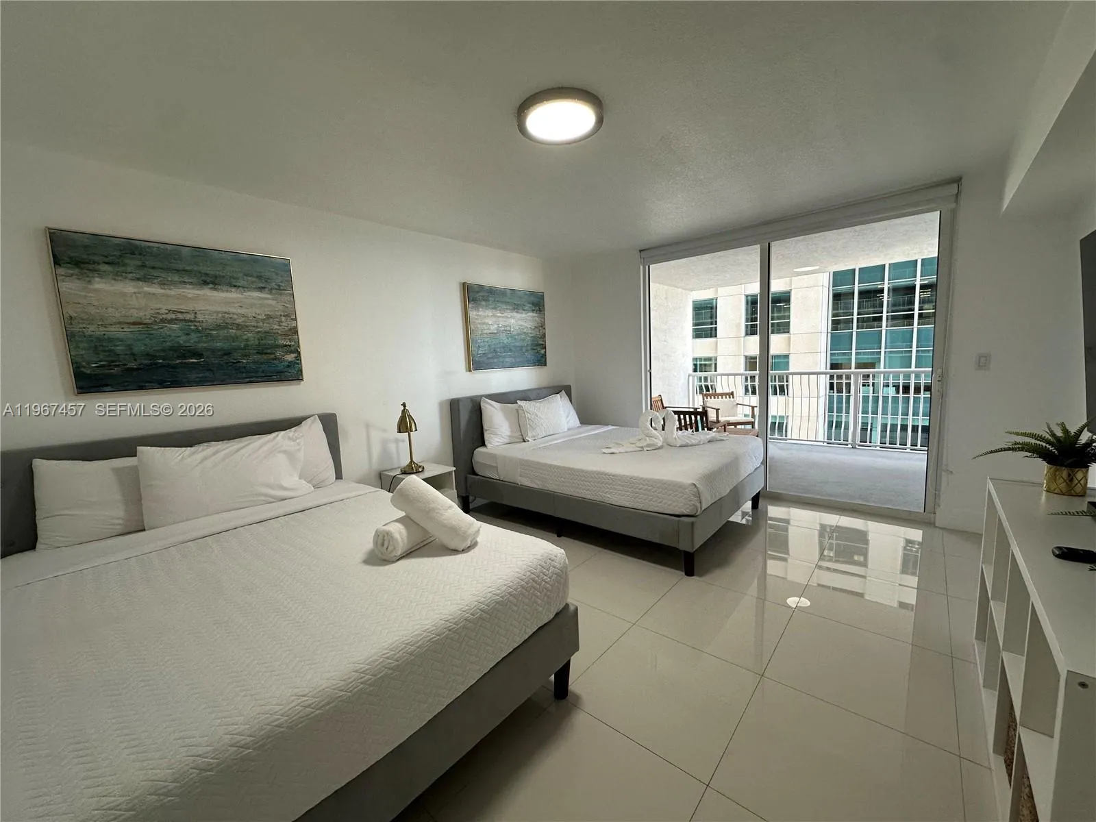 1200 Brickell Bay Dr 1712, Miami, Florida 33131, Miami, Florida 33131, 2 Bedrooms Bedrooms, ,1 BathroomBathrooms,Residential Lease,For Rent,1200 Brickell Bay Dr 1712, Miami, Florida 33131,A11967457