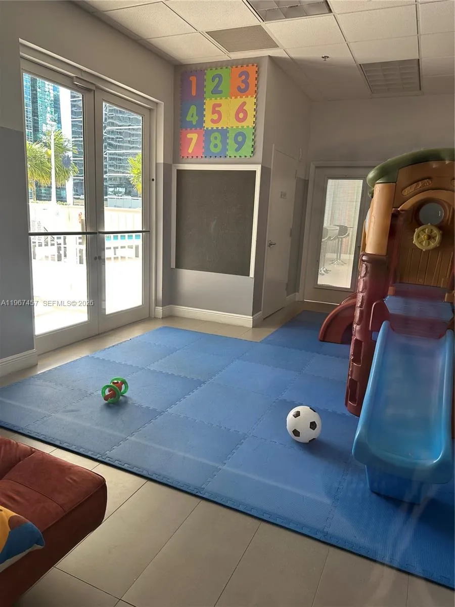 1200 Brickell Bay Dr 1712, Miami, Florida 33131, Miami, Florida 33131, 2 Bedrooms Bedrooms, ,1 BathroomBathrooms,Residential Lease,For Rent,1200 Brickell Bay Dr 1712, Miami, Florida 33131,A11967457