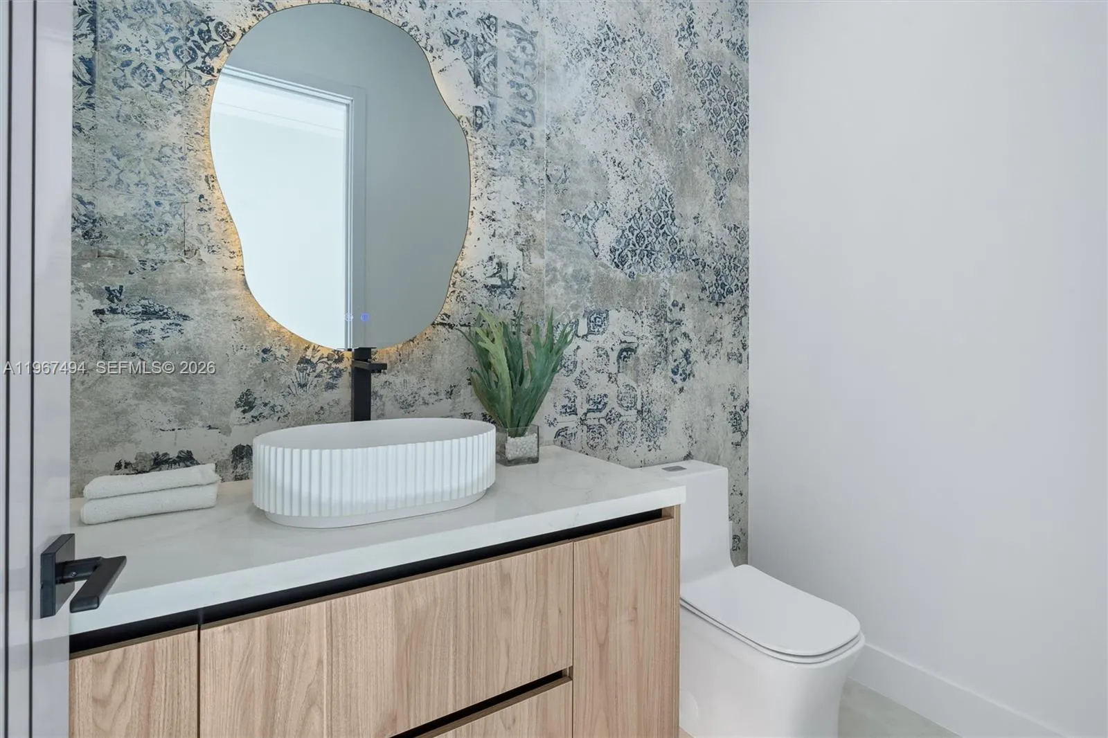 608 Sw 16th Ct, Fort Lauderdale, Florida 33315, Fort Lauderdale, Florida 33315, 4 Bedrooms Bedrooms, ,3 BathroomsBathrooms,Residential,For Sale,608 Sw 16th Ct, Fort Lauderdale, Florida 33315,A11967494