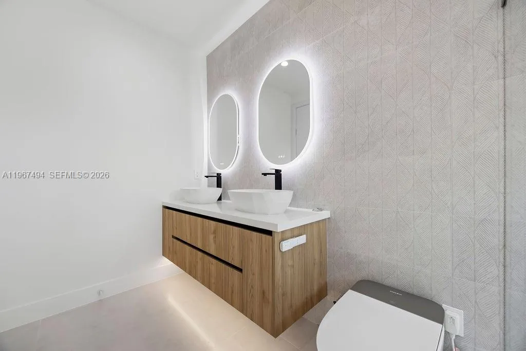 608 Sw 16th Ct, Fort Lauderdale, Florida 33315, Fort Lauderdale, Florida 33315, 4 Bedrooms Bedrooms, ,3 BathroomsBathrooms,Residential,For Sale,608 Sw 16th Ct, Fort Lauderdale, Florida 33315,A11967494