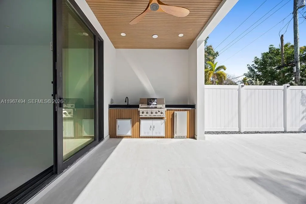 608 Sw 16th Ct, Fort Lauderdale, Florida 33315, Fort Lauderdale, Florida 33315, 4 Bedrooms Bedrooms, ,3 BathroomsBathrooms,Residential,For Sale,608 Sw 16th Ct, Fort Lauderdale, Florida 33315,A11967494