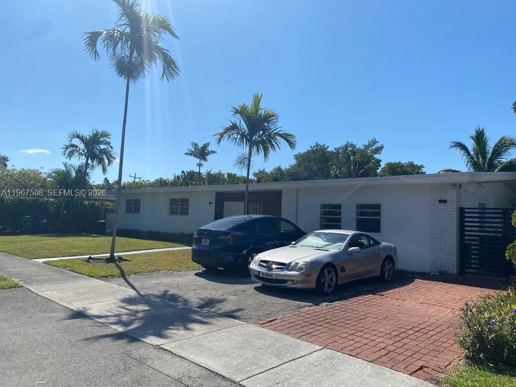 2040 Ne 197th Ter, Miami, Florida 33179, Miami, Florida 33179, 5 Bedrooms Bedrooms, ,3 BathroomsBathrooms,Residential Lease,For Rent,2040 Ne 197th Ter, Miami, Florida 33179,A11967508