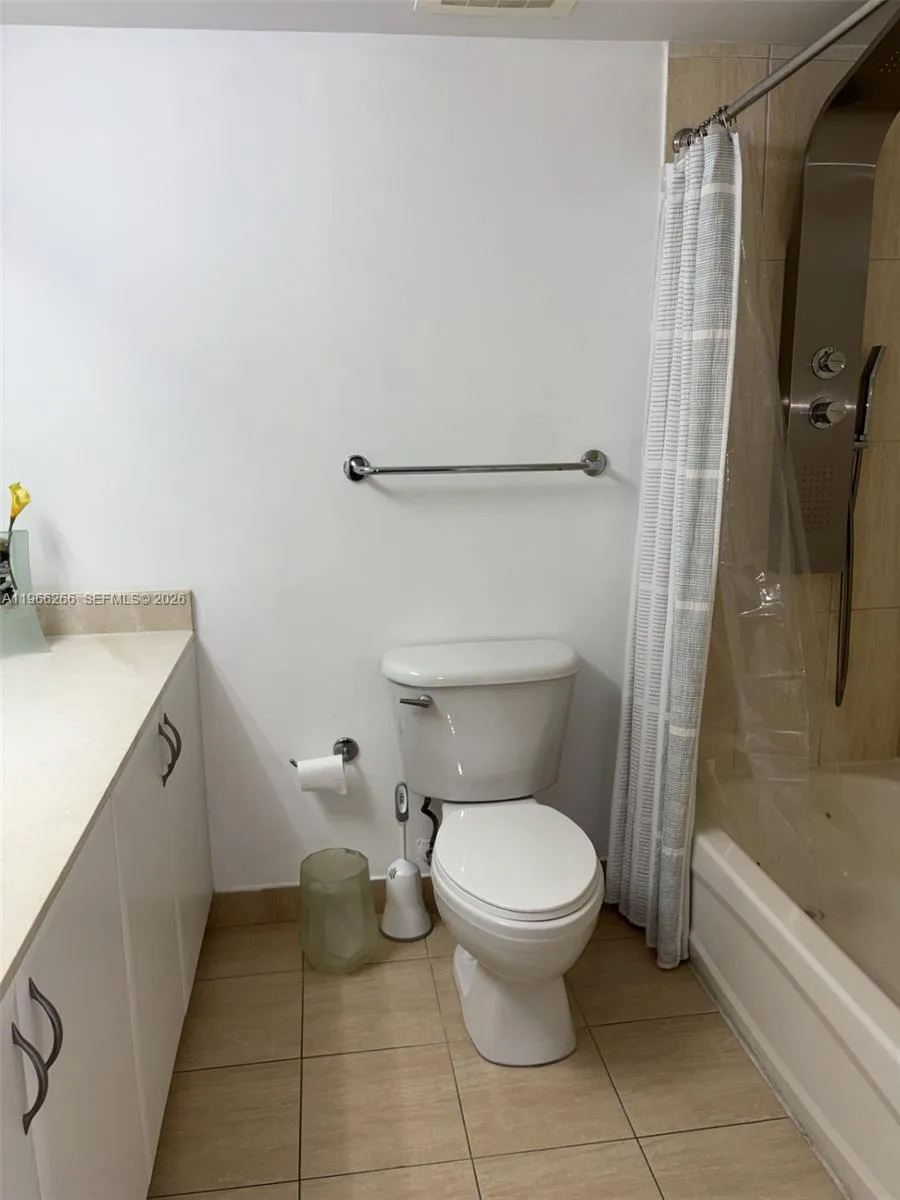 1750 N Bayshore Dr 2208, Miami, Florida 33132, Miami, Florida 33132, ,1 BathroomBathrooms,Residential Lease,For Rent,1750 N Bayshore Dr 2208, Miami, Florida 33132,A11966266