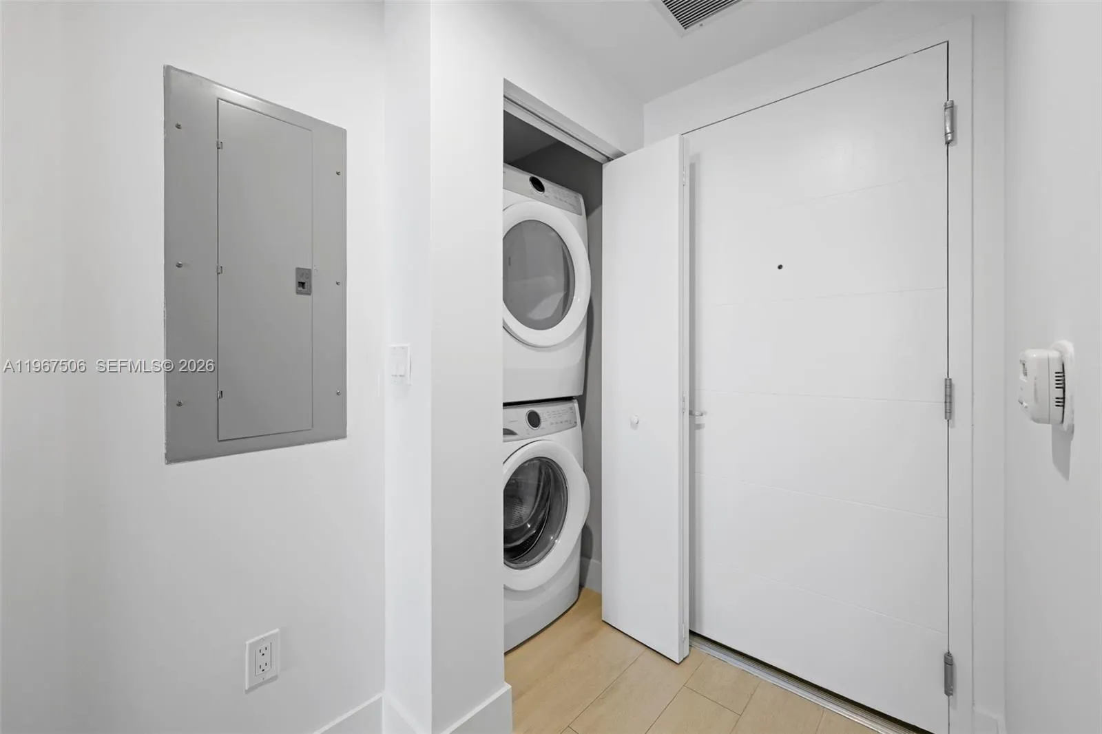 16385 Biscayne Blvd 3020, North Miami Beach, Flori, North Miami Beach, Florida 33160, 1 Bedroom Bedrooms, ,2 BathroomsBathrooms,Residential Lease,For Rent,16385 Biscayne Blvd 3020, North Miami Beach, Flori,A11967506