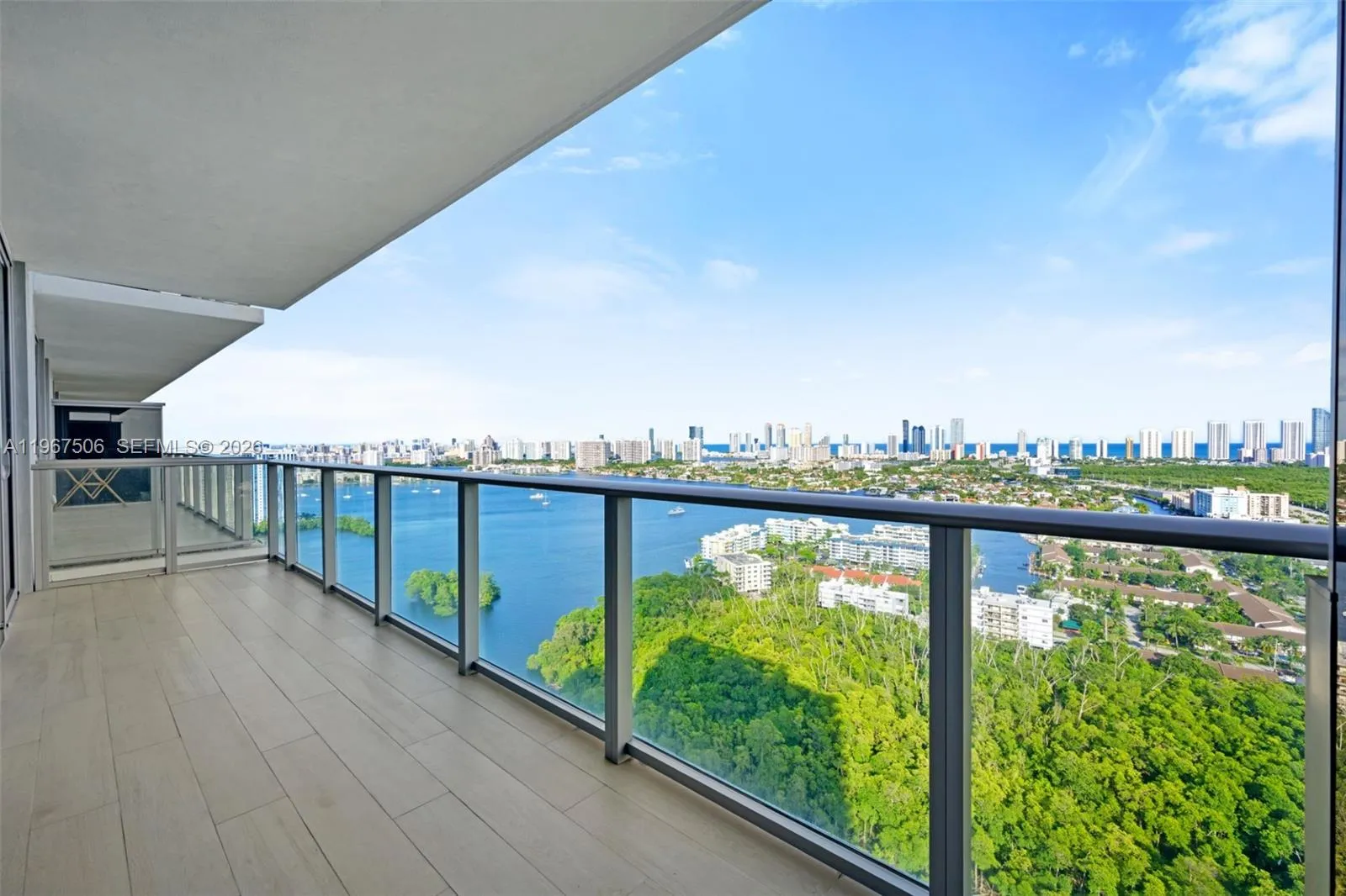 16385 Biscayne Blvd 3020, North Miami Beach, Flori, North Miami Beach, Florida 33160, 1 Bedroom Bedrooms, ,2 BathroomsBathrooms,Residential Lease,For Rent,16385 Biscayne Blvd 3020, North Miami Beach, Flori,A11967506
