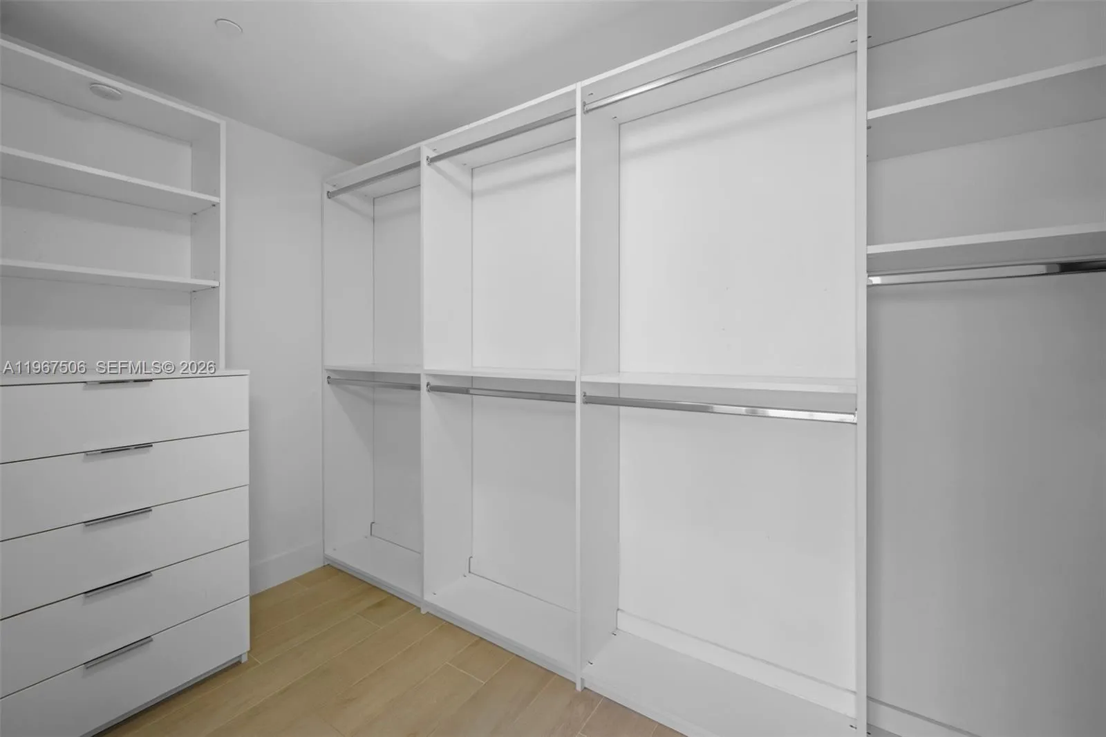 16385 Biscayne Blvd 3020, North Miami Beach, Flori, North Miami Beach, Florida 33160, 1 Bedroom Bedrooms, ,2 BathroomsBathrooms,Residential Lease,For Rent,16385 Biscayne Blvd 3020, North Miami Beach, Flori,A11967506