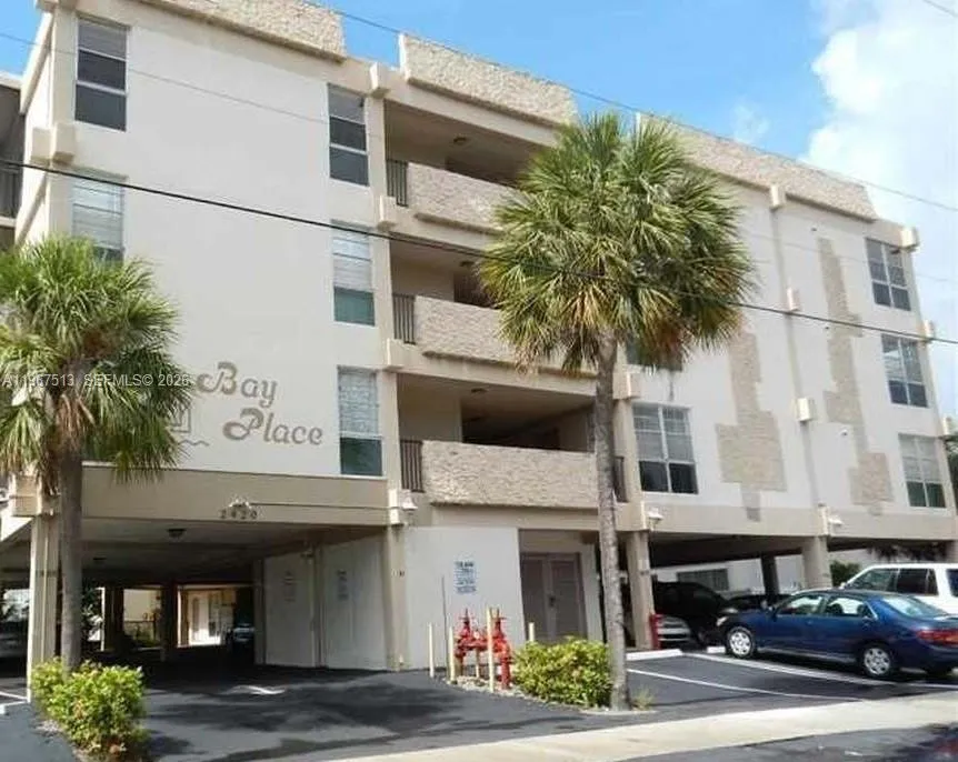 2420 Diana Dr 202, Hallandale Beach, Florida 33009, Hallandale Beach, Florida 33009, 2 Bedrooms Bedrooms, ,2 BathroomsBathrooms,Residential Lease,For Rent,2420 Diana Dr 202, Hallandale Beach, Florida 33009,A11967513
