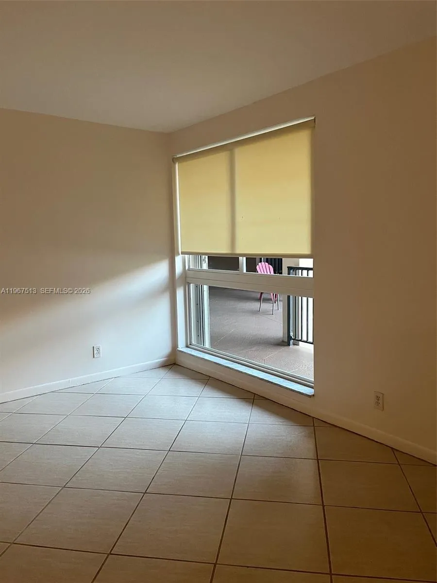2420 Diana Dr 202, Hallandale Beach, Florida 33009, Hallandale Beach, Florida 33009, 2 Bedrooms Bedrooms, ,2 BathroomsBathrooms,Residential Lease,For Rent,2420 Diana Dr 202, Hallandale Beach, Florida 33009,A11967513