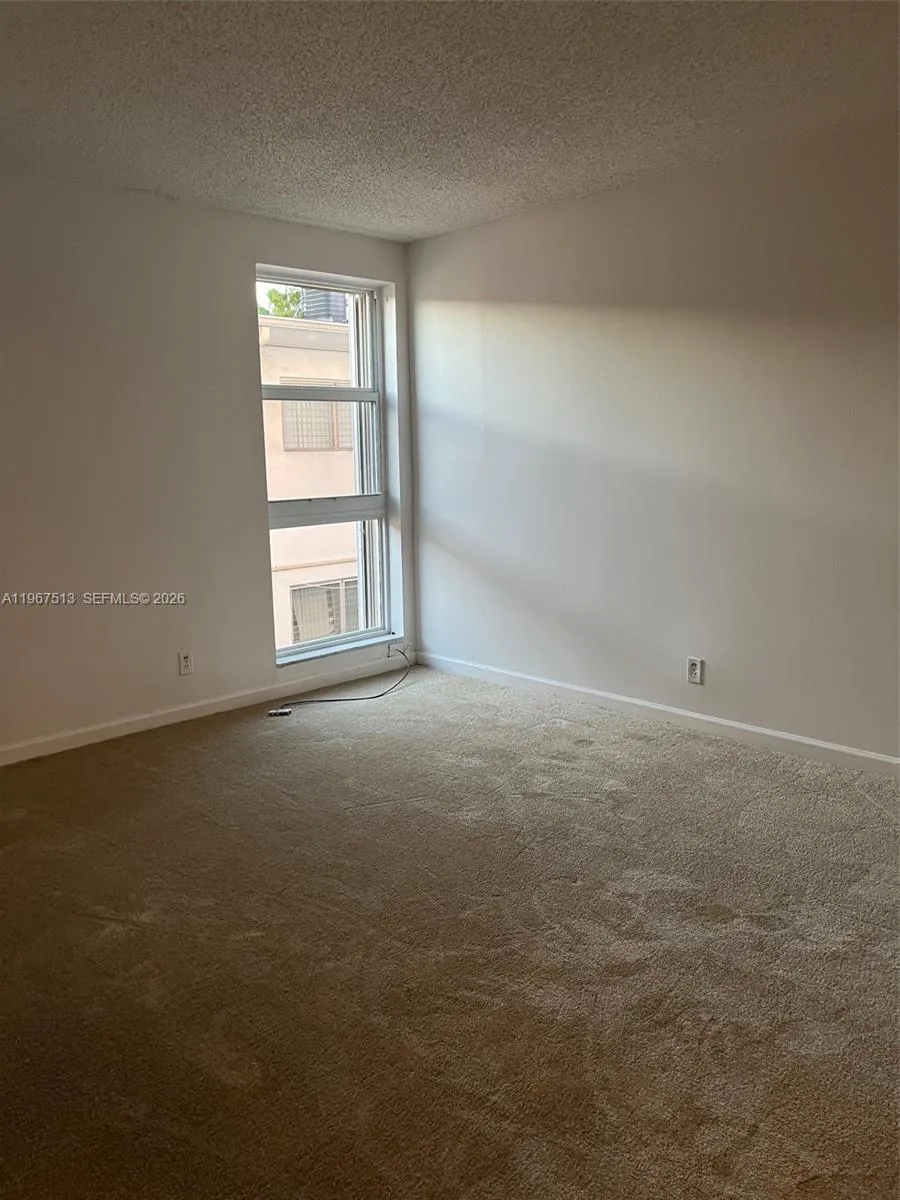 2420 Diana Dr 202, Hallandale Beach, Florida 33009, Hallandale Beach, Florida 33009, 2 Bedrooms Bedrooms, ,2 BathroomsBathrooms,Residential Lease,For Rent,2420 Diana Dr 202, Hallandale Beach, Florida 33009,A11967513