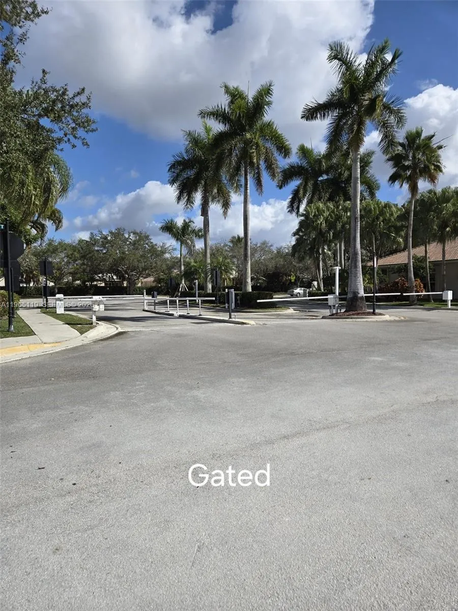 821 Nw 130th Ave 821, Pembroke Pines, Florida 3302, Pembroke Pines, Florida 33028, 3 Bedrooms Bedrooms, ,2 BathroomsBathrooms,Residential Lease,For Rent,821 Nw 130th Ave 821, Pembroke Pines, Florida 3302,A11965119