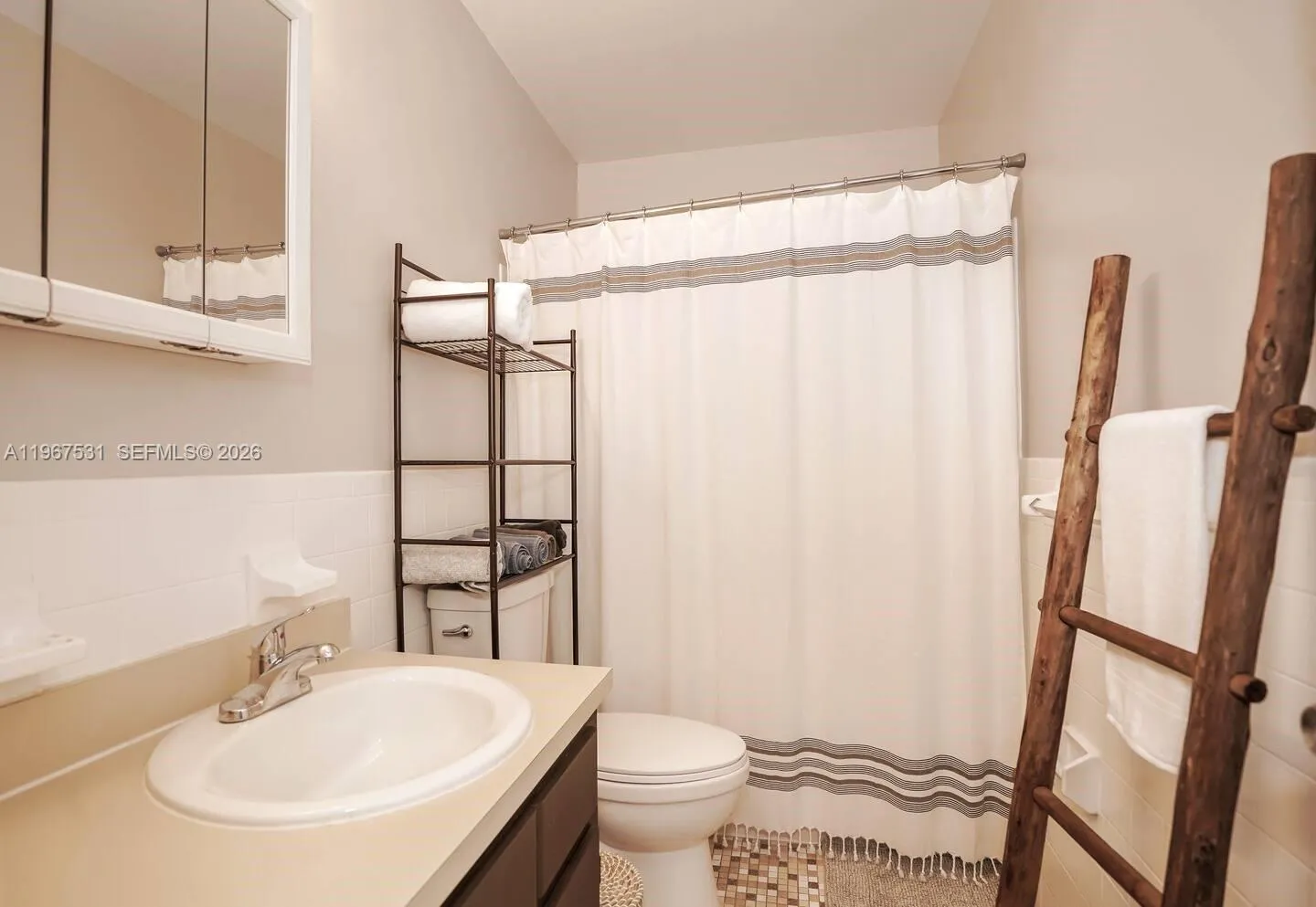 20 Se 12th St, Dania Beach, Florida 33004, Dania Beach, Florida 33004, ,Residential Income,For Sale,20 Se 12th St, Dania Beach, Florida 33004,A11967531