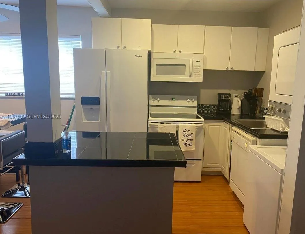 3050 Ne 5th Ter 10, Wilton Manors, Florida 33334, Wilton Manors, Florida 33334, 2 Bedrooms Bedrooms, ,1 BathroomBathrooms,Residential,For Sale,3050 Ne 5th Ter 10, Wilton Manors, Florida 33334,A11967500