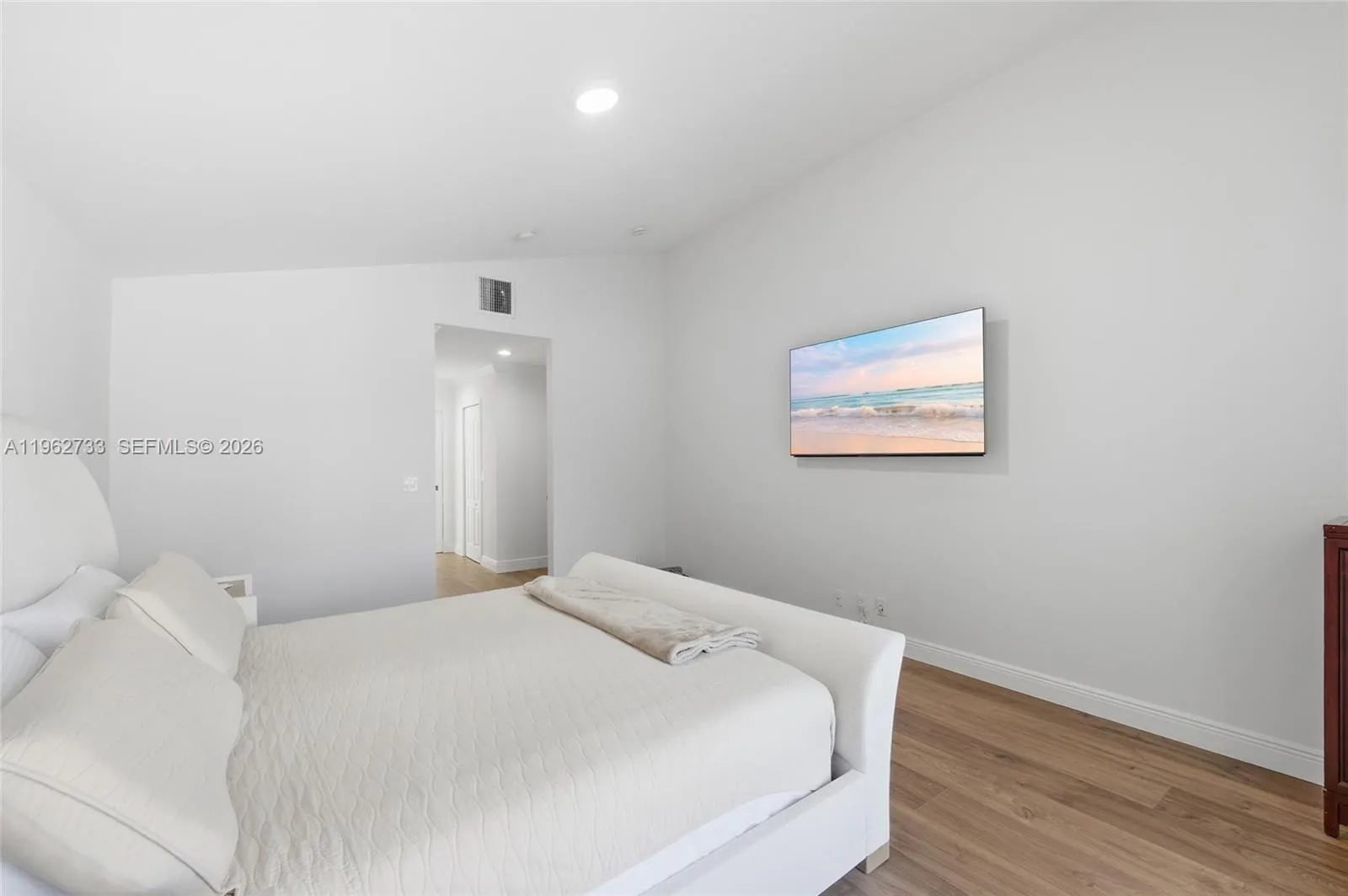 2562 Eagle Run Ln, Weston, Florida 33327, Weston, Florida 33327, 4 Bedrooms Bedrooms, ,3 BathroomsBathrooms,Residential,For Sale,2562 Eagle Run Ln, Weston, Florida 33327,A11962733