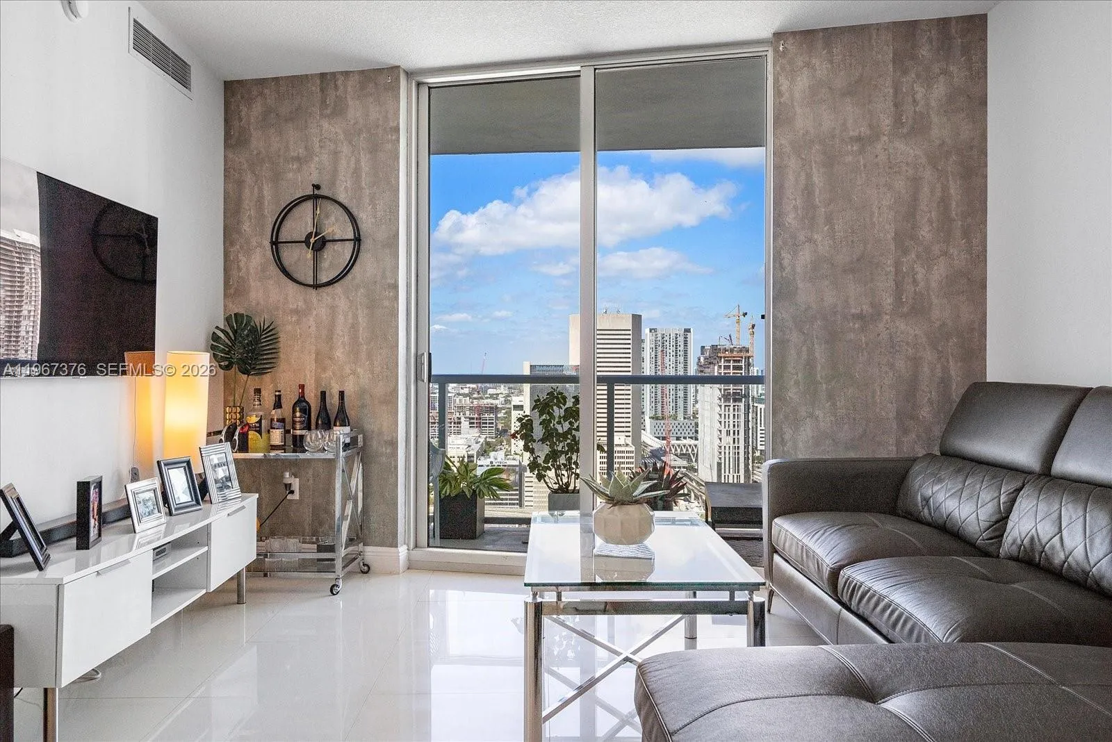185 Sw 7 St 3407, Miami, Florida 33130, Miami, Florida 33130, 1 Bedroom Bedrooms, ,1 BathroomBathrooms,Residential Lease,For Rent,185 Sw 7 St 3407, Miami, Florida 33130,A11967376