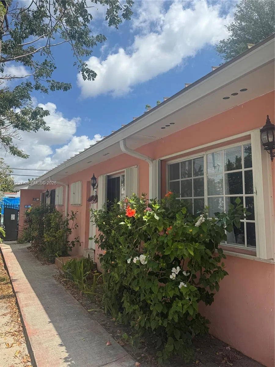 1020 Sw 5th St 6, Miami, Florida 33130, Miami, Florida 33130, 1 Bedroom Bedrooms, ,1 BathroomBathrooms,Residential Lease,For Rent,1020 Sw 5th St 6, Miami, Florida 33130,A11967227 1020 Sw 5th St 6, Miami, Florida 33130, Miami, Florida 33130, 1 Bedroom Bedrooms, ,1 BathroomBathrooms,Residential Lease,For Rent,1020 Sw 5th St 6, Miami, Florida 33130,A11967227