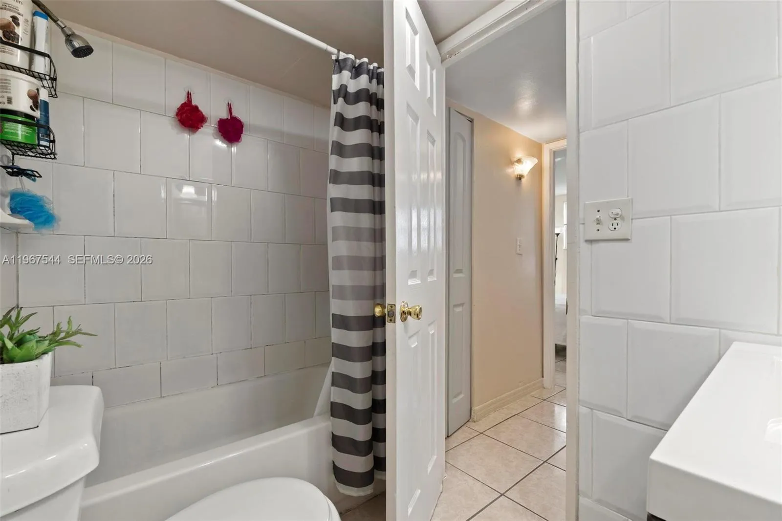 606 W 81st St 302, Hialeah, Florida 33014, Hialeah, Florida 33014, 2 Bedrooms Bedrooms, ,1 BathroomBathrooms,Residential Lease,For Rent,606 W 81st St 302, Hialeah, Florida 33014,A11967544