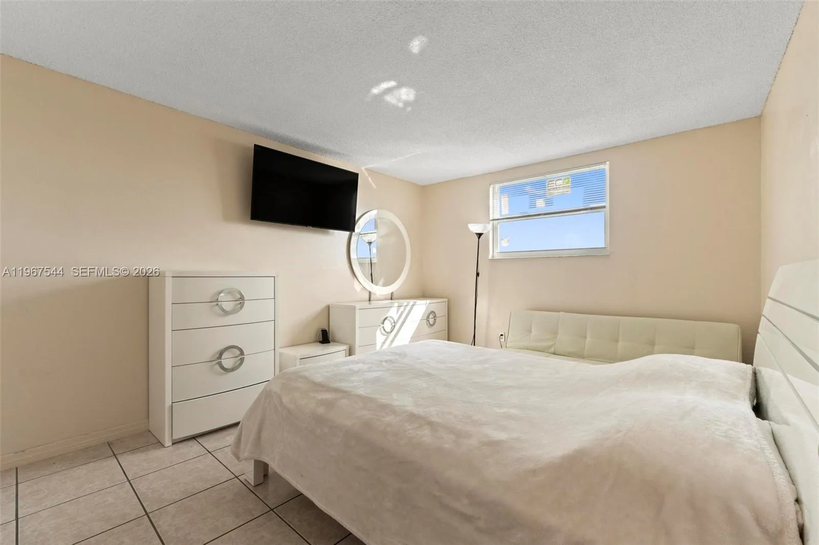 606 W 81st St 302, Hialeah, Florida 33014, Hialeah, Florida 33014, 2 Bedrooms Bedrooms, ,1 BathroomBathrooms,Residential Lease,For Rent,606 W 81st St 302, Hialeah, Florida 33014,A11967544