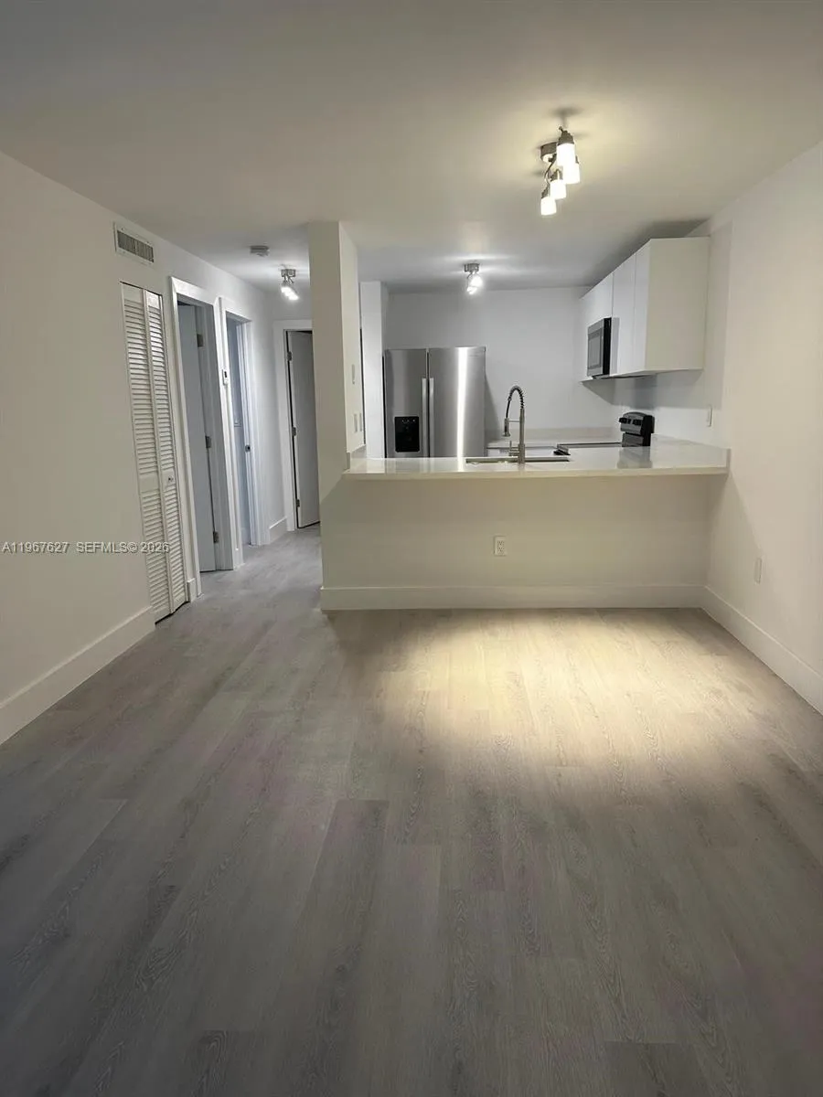 210 Sw 11th St 510, Miami, Florida 33130, Miami, Florida 33130, 2 Bedrooms Bedrooms, ,1 BathroomBathrooms,Residential Lease,For Rent,210 Sw 11th St 510, Miami, Florida 33130,A11967627