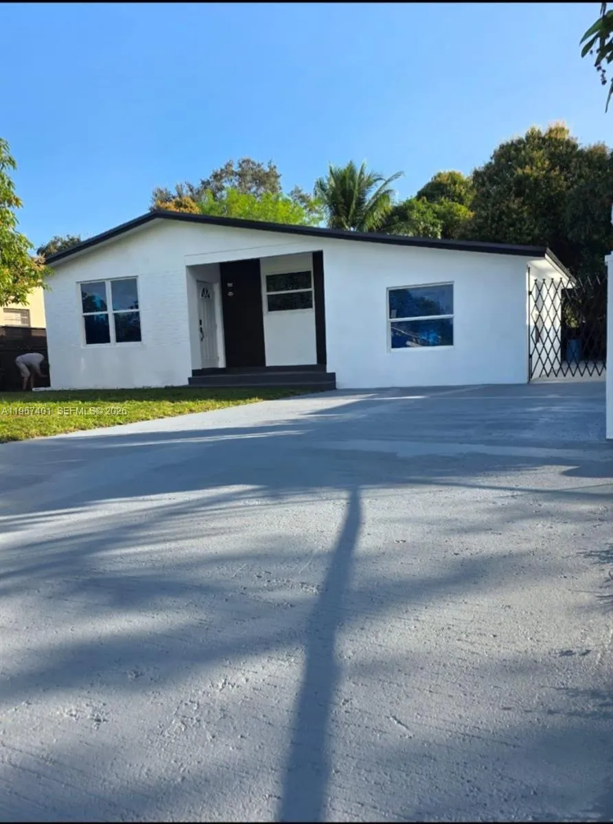 2600 Nw 108th St, Miami, Florida 33167, Miami, Florida 33167, 4 Bedrooms Bedrooms, ,2 BathroomsBathrooms,Residential Lease,For Rent,2600 Nw 108th St, Miami, Florida 33167,A11967401