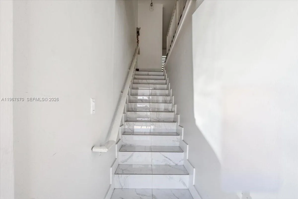 8027 Lake Dr 201, Doral, Florida 33166, Doral, Florida 33166, 2 Bedrooms Bedrooms, ,2 BathroomsBathrooms,Residential,For Sale,8027 Lake Dr 201, Doral, Florida 33166,A11967670