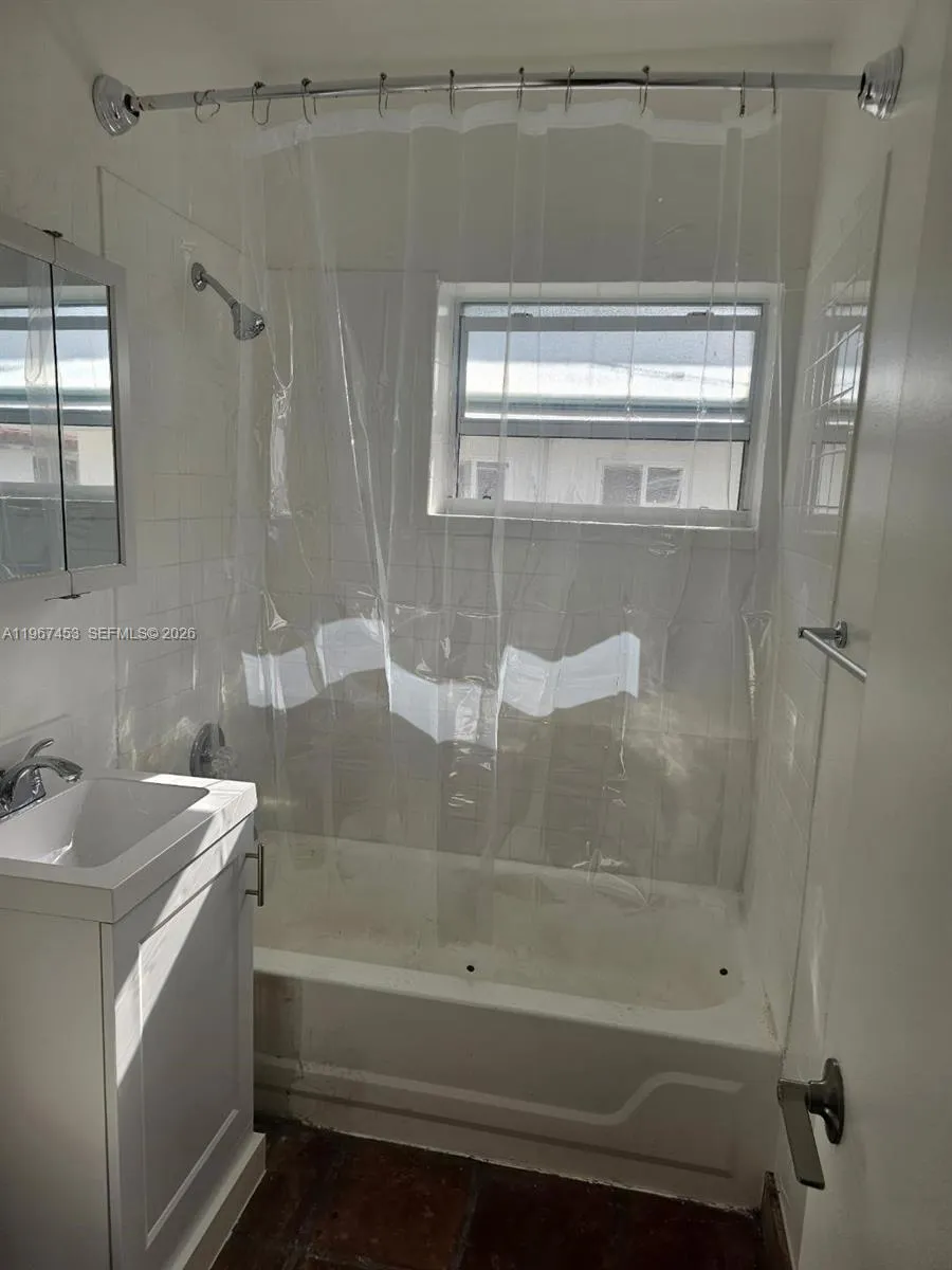3475 Sw 1st Ave 14, Miami, Florida 33145, Miami, Florida 33145, 1 Bedroom Bedrooms, ,1 BathroomBathrooms,Residential Lease,For Rent,3475 Sw 1st Ave 14, Miami, Florida 33145,A11967453