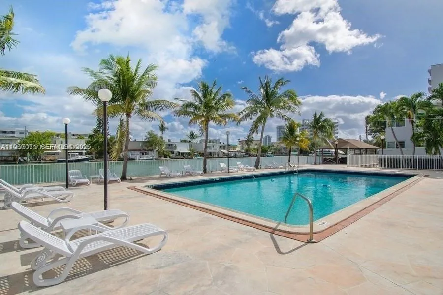 7207 Bay Dr 19, Miami Beach, Florida 33141, Miami Beach, Florida 33141, 1 Bedroom Bedrooms, ,1 BathroomBathrooms,Residential Lease,For Rent,7207 Bay Dr 19, Miami Beach, Florida 33141,A11967071