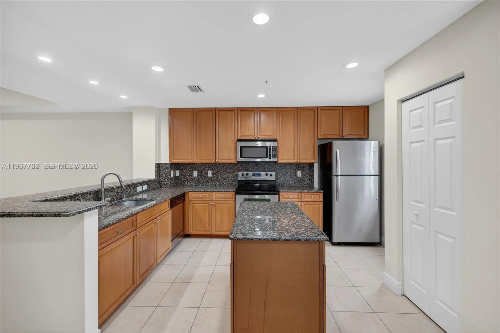 617 Sw 1st Ave, Pompano Beach, Florida 33060, Pompano Beach, Florida 33060, 3 Bedrooms Bedrooms, ,2 BathroomsBathrooms,Residential,For Sale,617 Sw 1st Ave, Pompano Beach, Florida 33060,A11967702