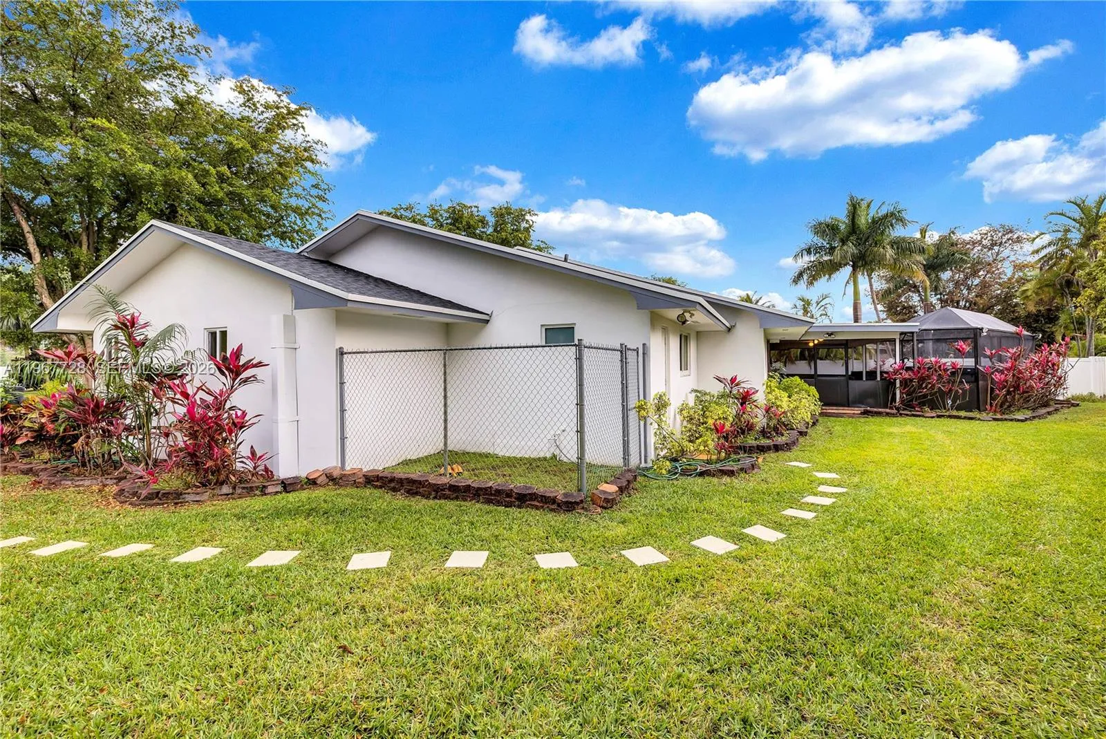 3211 Calle Largo Dr, Hollywood, Florida 33021, Hollywood, Florida 33021, ,Commercial Sale,For Sale,3211 Calle Largo Dr, Hollywood, Florida 33021,A11967728