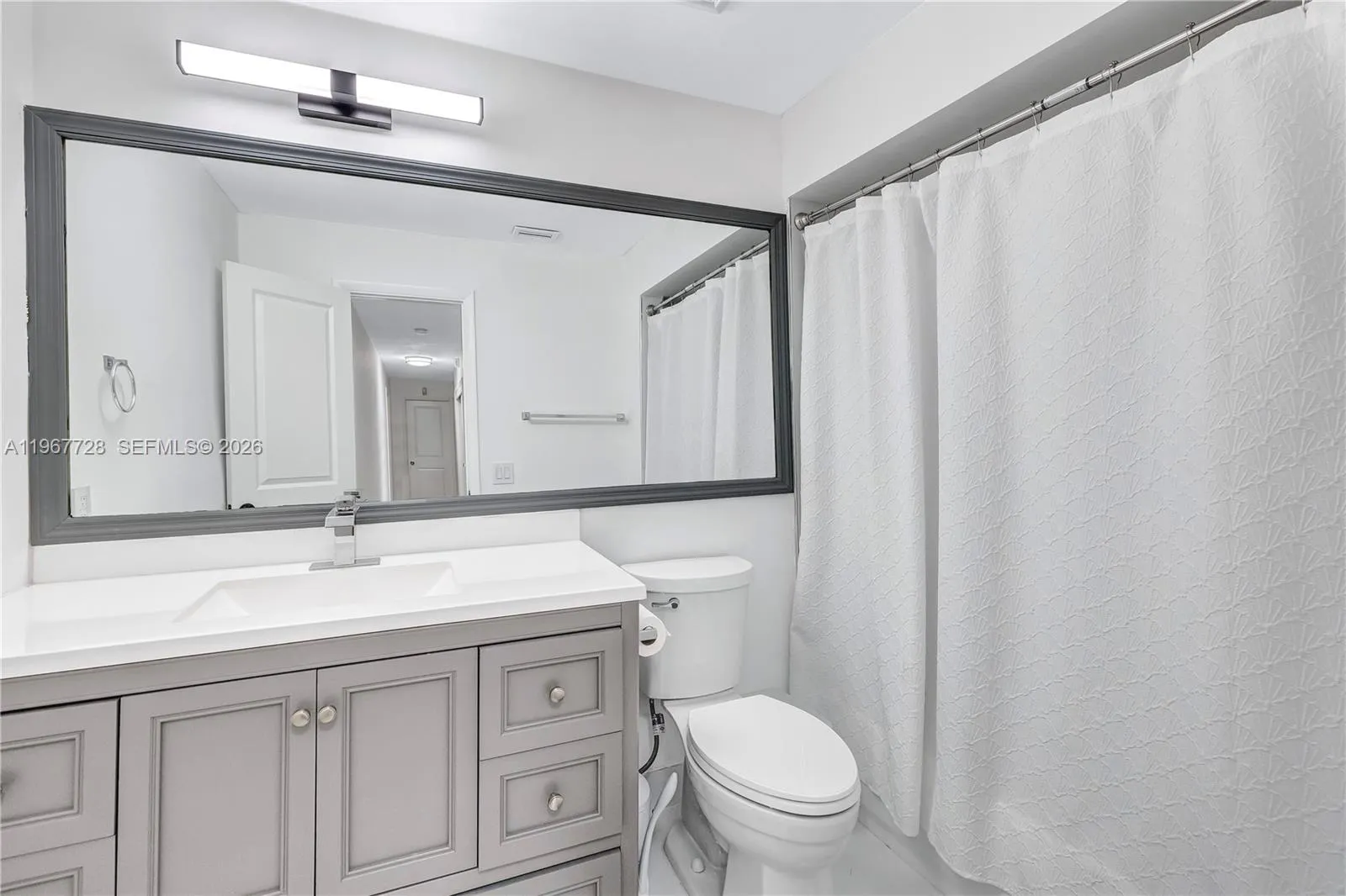 3211 Calle Largo Dr, Hollywood, Florida 33021, Hollywood, Florida 33021, ,Commercial Sale,For Sale,3211 Calle Largo Dr, Hollywood, Florida 33021,A11967728