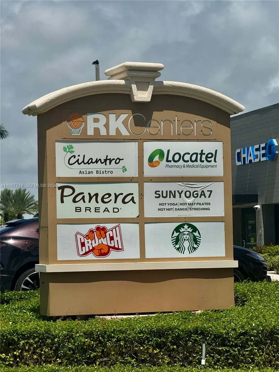 1 minute walking distance to \"RK Village Plaza\": Starbucks, Locatel, Citi Bank, Bank Of America, Winn-Dixie, Ross, Burlington, Five Below, Healthy Partners Primary Care, Panera Bread, among others.