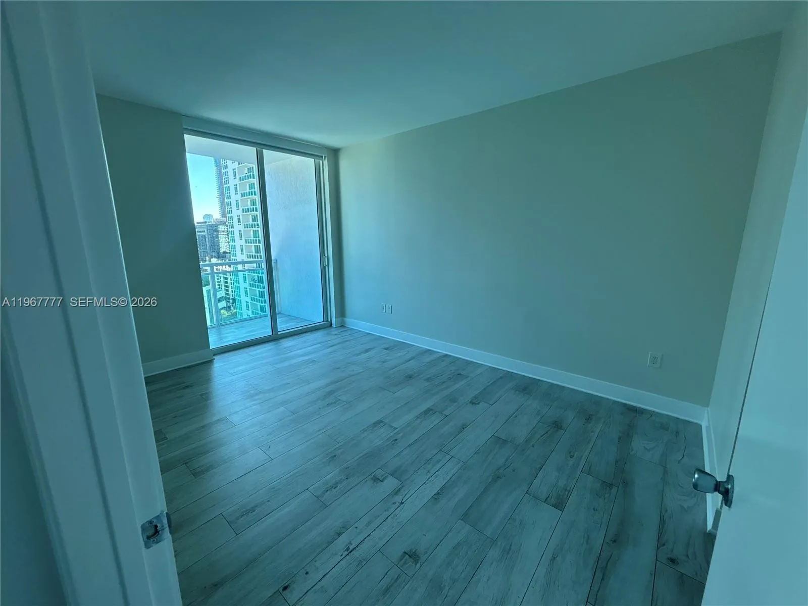 950 Brickell Bay Dr 2007, Miami, Florida 33131, Miami, Florida 33131, 2 Bedrooms Bedrooms, ,2 BathroomsBathrooms,Residential Lease,For Rent,950 Brickell Bay Dr 2007, Miami, Florida 33131,A11967777