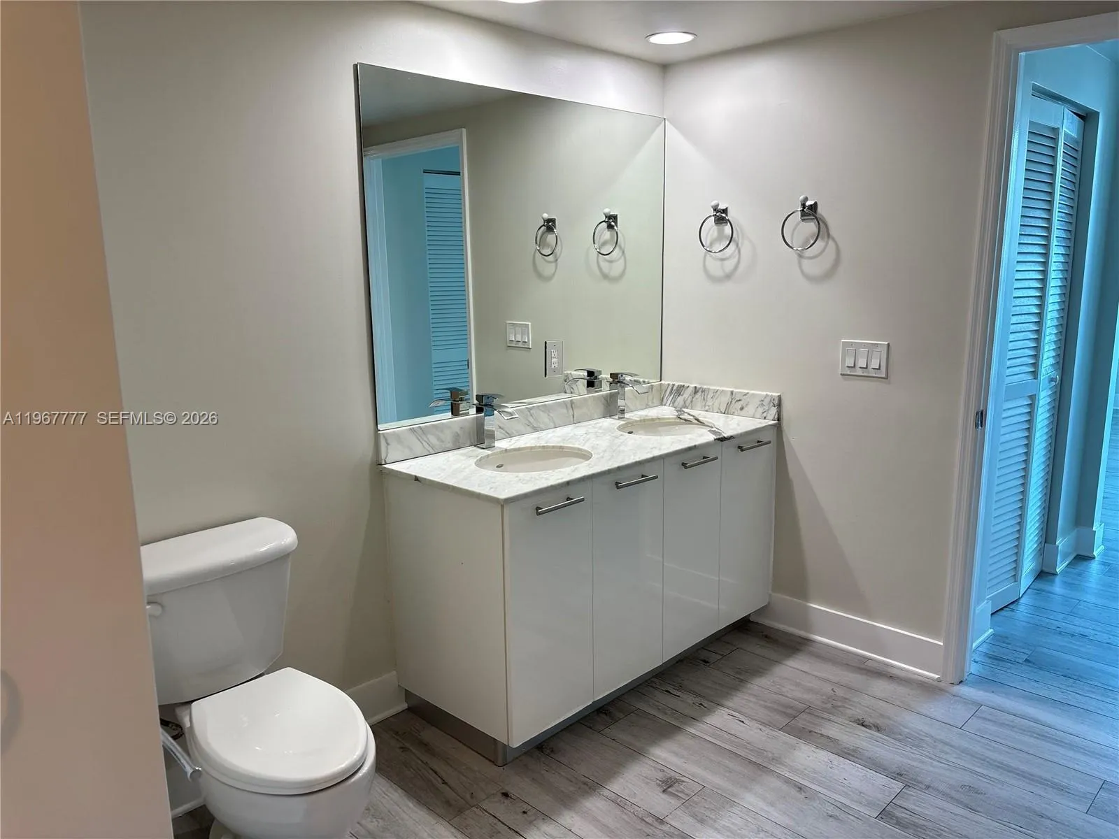 950 Brickell Bay Dr 2007, Miami, Florida 33131, Miami, Florida 33131, 2 Bedrooms Bedrooms, ,2 BathroomsBathrooms,Residential Lease,For Rent,950 Brickell Bay Dr 2007, Miami, Florida 33131,A11967777