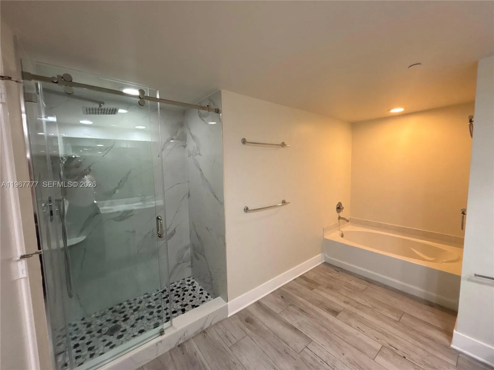 950 Brickell Bay Dr 2007, Miami, Florida 33131, Miami, Florida 33131, 2 Bedrooms Bedrooms, ,2 BathroomsBathrooms,Residential Lease,For Rent,950 Brickell Bay Dr 2007, Miami, Florida 33131,A11967777