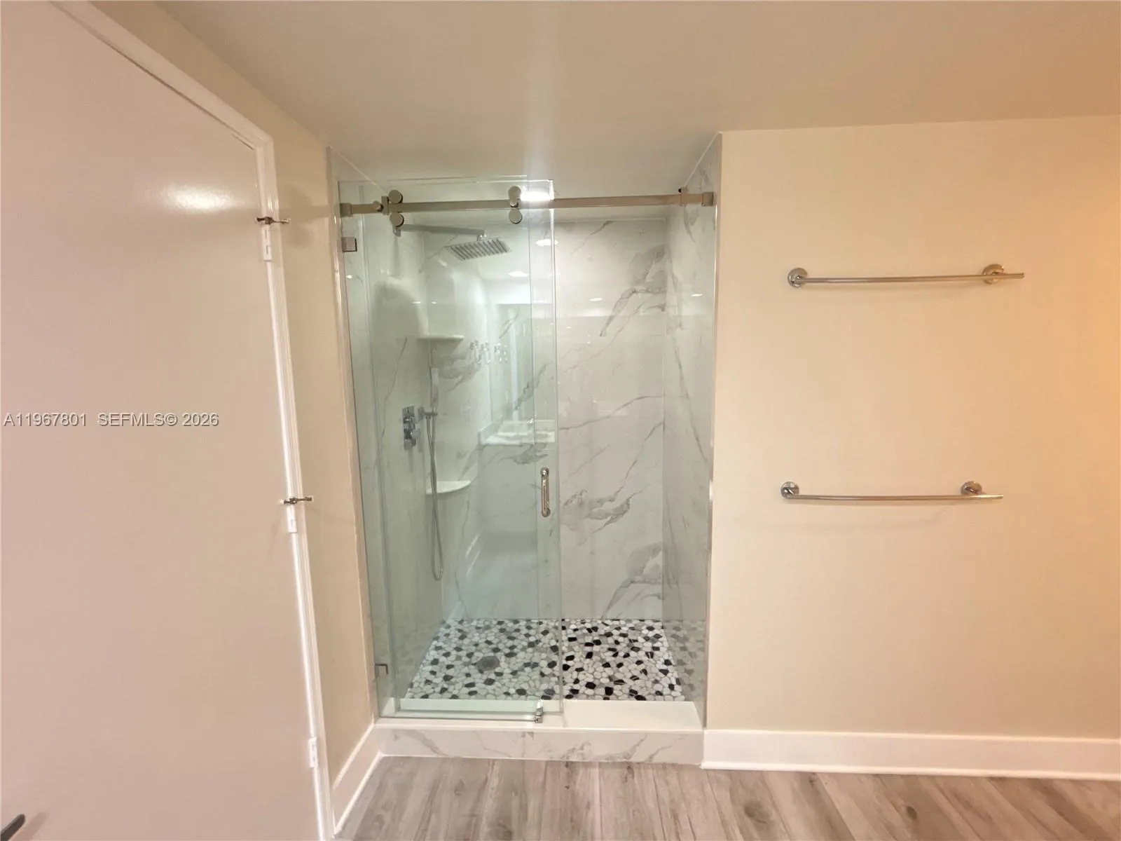 950 Brickell Bay Dr 2007, Miami, Florida 33131, Miami, Florida 33131, 2 Bedrooms Bedrooms, ,2 BathroomsBathrooms,Residential,For Sale,950 Brickell Bay Dr 2007, Miami, Florida 33131,A11967801