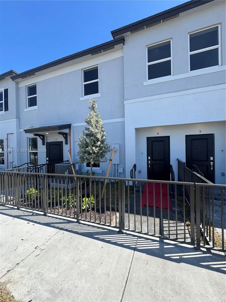 12420 Sw 248 St 4, Miami, Florida 33032, Miami, Florida 33032, 3 Bedrooms Bedrooms, ,2 BathroomsBathrooms,Residential Lease,For Rent,12420 Sw 248 St 4, Miami, Florida 33032,A11967716