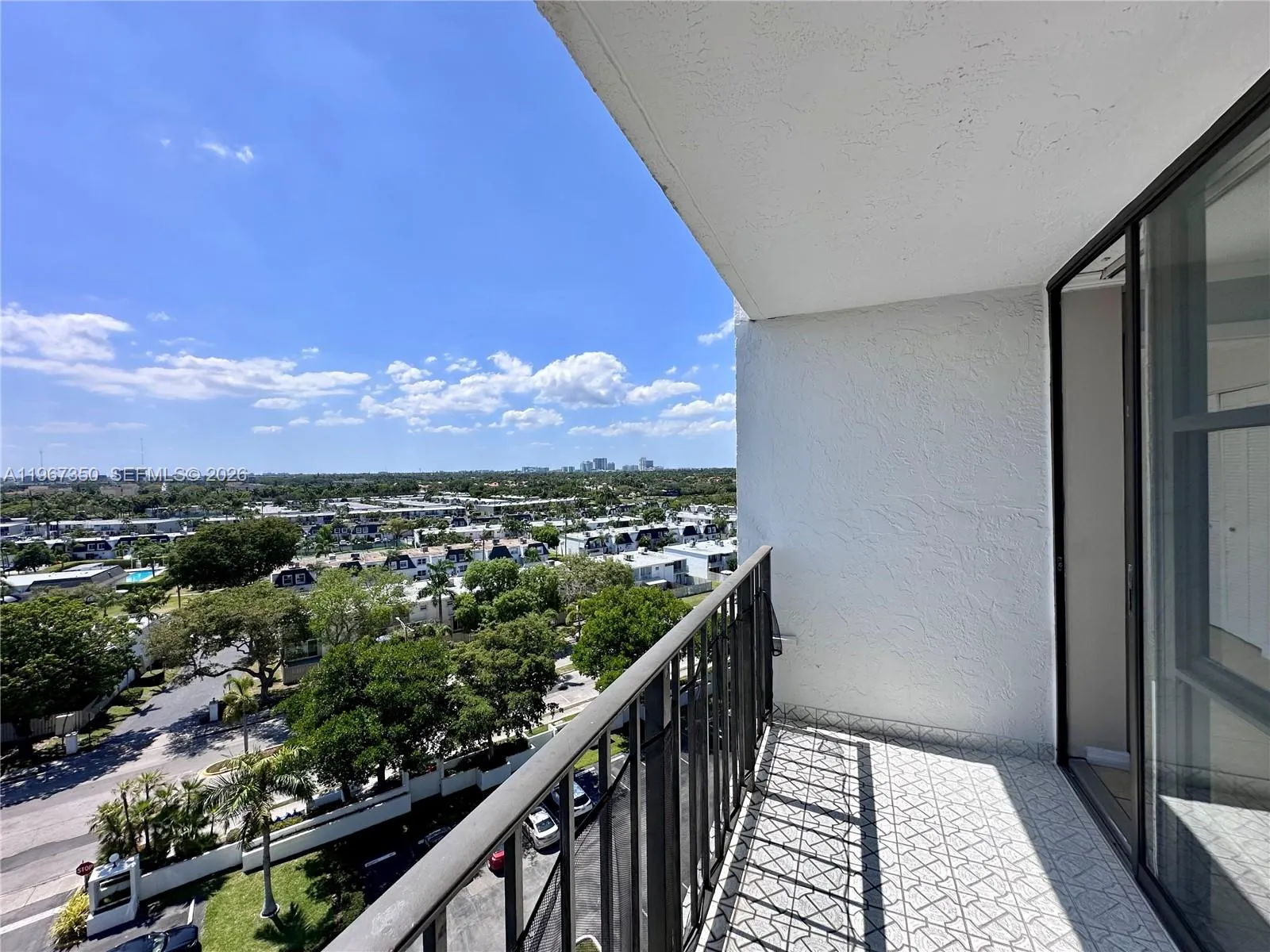 800 Parkview Dr 1007, Hallandale Beach, Florida 33, Hallandale Beach, Florida 33009, 2 Bedrooms Bedrooms, ,2 BathroomsBathrooms,Residential Lease,For Rent,800 Parkview Dr 1007, Hallandale Beach, Florida 33,A11967350
