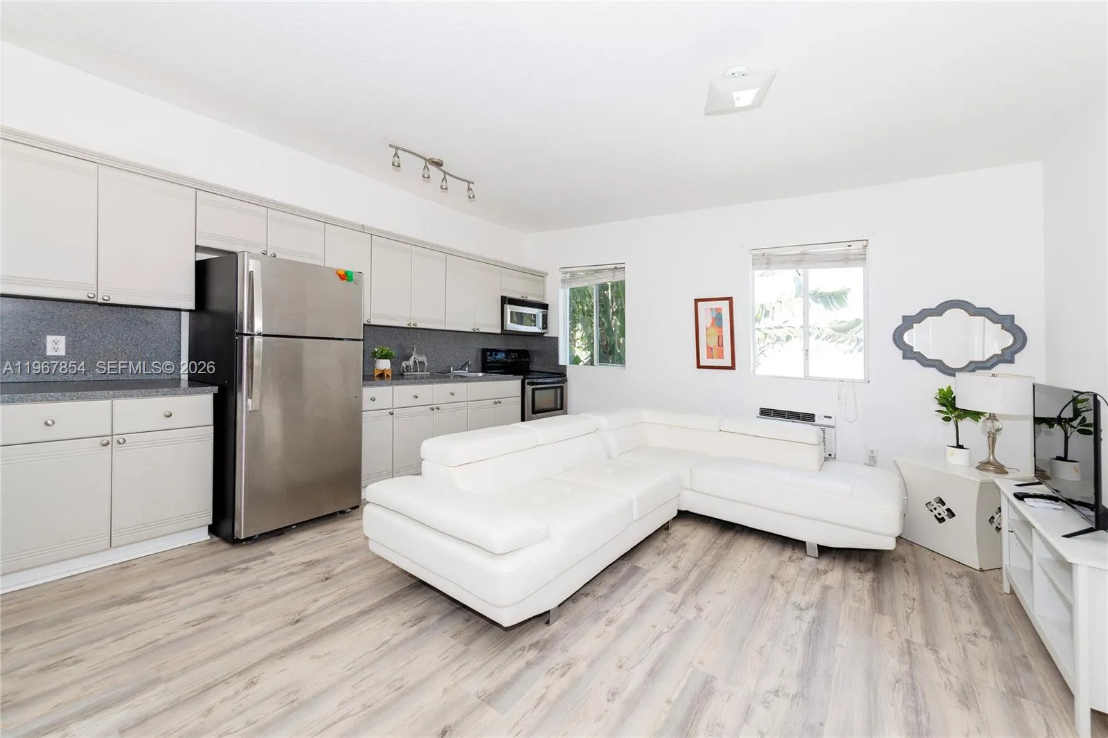 820 Euclid Ave 308, Miami Beach, Florida 33139, Miami Beach, Florida 33139, 1 Bedroom Bedrooms, ,1 BathroomBathrooms,Residential Lease,For Rent,820 Euclid Ave 308, Miami Beach, Florida 33139,A11967854