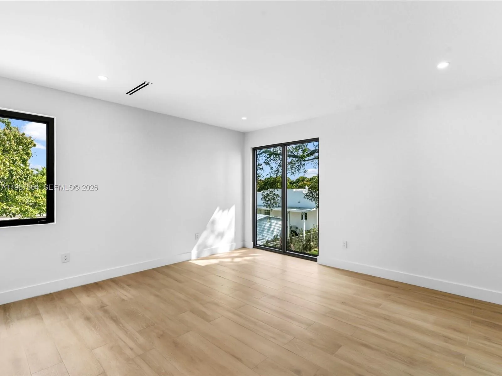 2606 Sw 19th St, Miami, Florida 33145, Miami, Florida 33145, 5 Bedrooms Bedrooms, ,4 BathroomsBathrooms,Residential,For Sale,2606 Sw 19th St, Miami, Florida 33145,A11967864