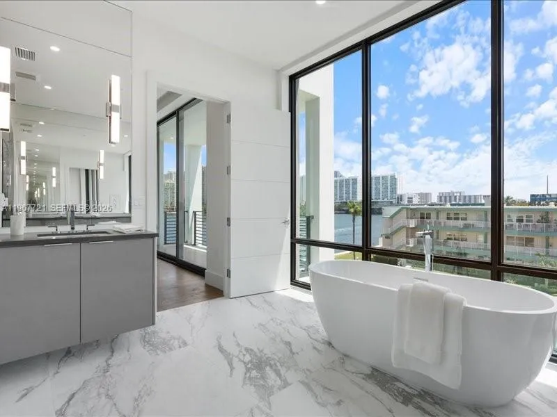 4008 Ne 167th St 6, North Miami Beach, Florida 331, North Miami Beach, Florida 33160, 4 Bedrooms Bedrooms, ,4 BathroomsBathrooms,Residential,For Sale,4008 Ne 167th St 6, North Miami Beach, Florida 331,A11967721