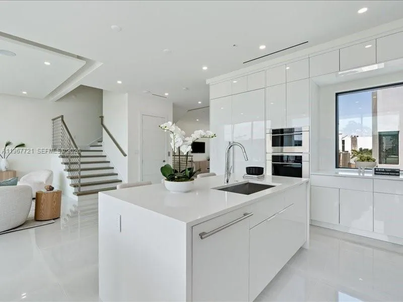 4008 Ne 167th St 6, North Miami Beach, Florida 331, North Miami Beach, Florida 33160, 4 Bedrooms Bedrooms, ,4 BathroomsBathrooms,Residential,For Sale,4008 Ne 167th St 6, North Miami Beach, Florida 331,A11967721