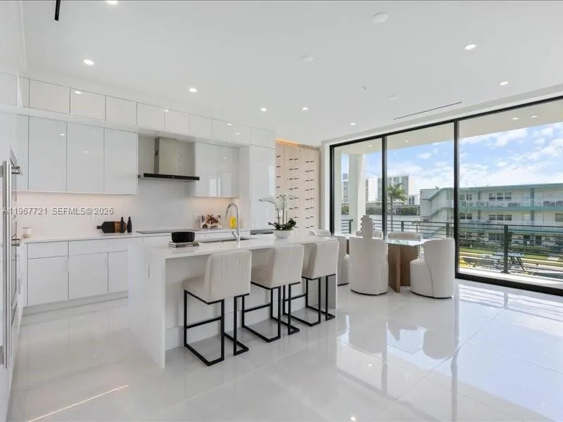 4008 Ne 167th St 6, North Miami Beach, Florida 331, North Miami Beach, Florida 33160, 4 Bedrooms Bedrooms, ,4 BathroomsBathrooms,Residential,For Sale,4008 Ne 167th St 6, North Miami Beach, Florida 331,A11967721