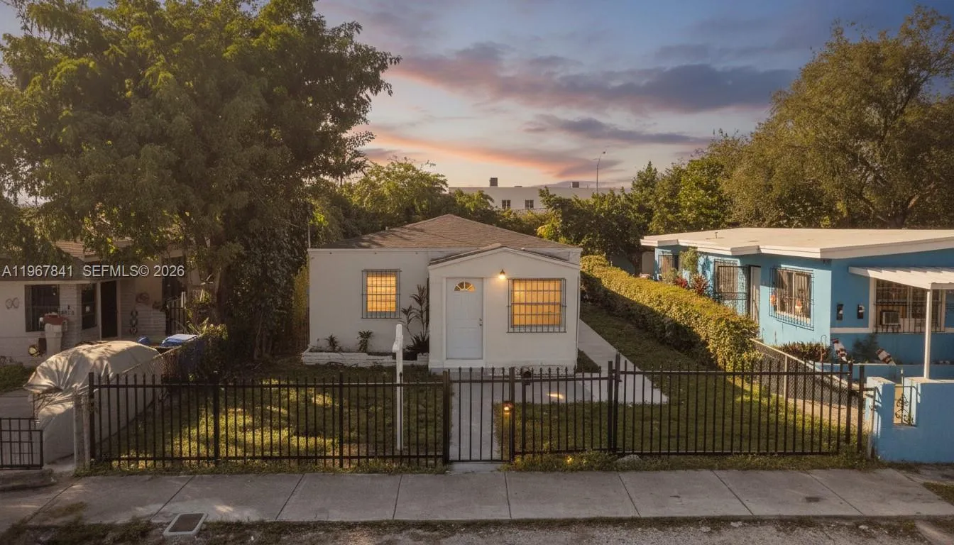 6940 Nw 6th Ct 2, Miami, Florida 33150, Miami, Florida 33150, 2 Bedrooms Bedrooms, ,1 BathroomBathrooms,Residential Lease,For Rent,6940 Nw 6th Ct 2, Miami, Florida 33150,A11967841