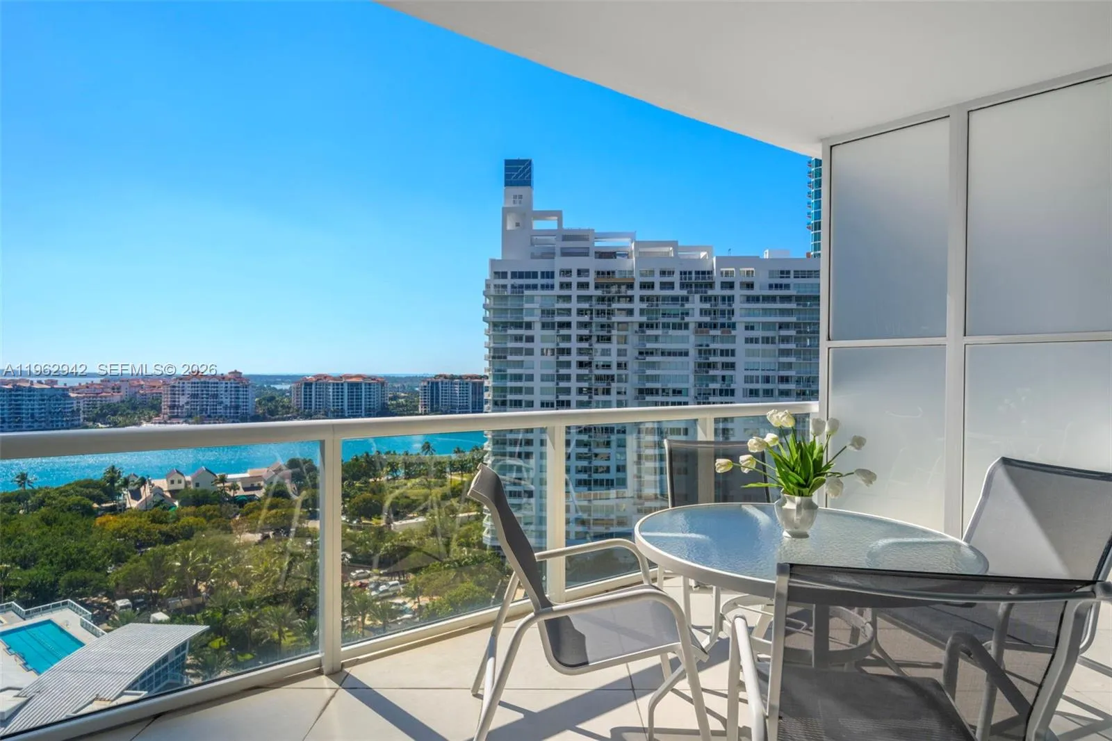 50 S Pointe Dr 1704, Miami Beach, Florida 33139, Miami Beach, Florida 33139, 2 Bedrooms Bedrooms, ,2 BathroomsBathrooms,Residential,For Sale,50 S Pointe Dr 1704, Miami Beach, Florida 33139,A11962942