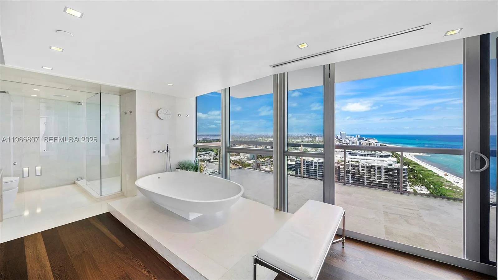 101 20th St Pha 3909, Miami Beach, Florida 33139, Miami Beach, Florida 33139, 3 Bedrooms Bedrooms, ,3 BathroomsBathrooms,Residential,For Sale,101 20th St Pha 3909, Miami Beach, Florida 33139,A11966807