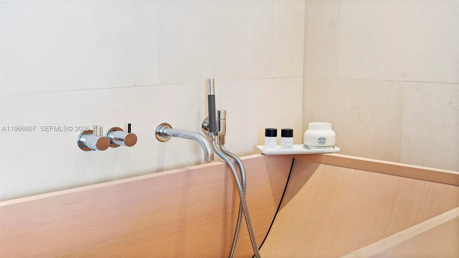 101 20th St Pha 3909, Miami Beach, Florida 33139, Miami Beach, Florida 33139, 3 Bedrooms Bedrooms, ,3 BathroomsBathrooms,Residential,For Sale,101 20th St Pha 3909, Miami Beach, Florida 33139,A11966807