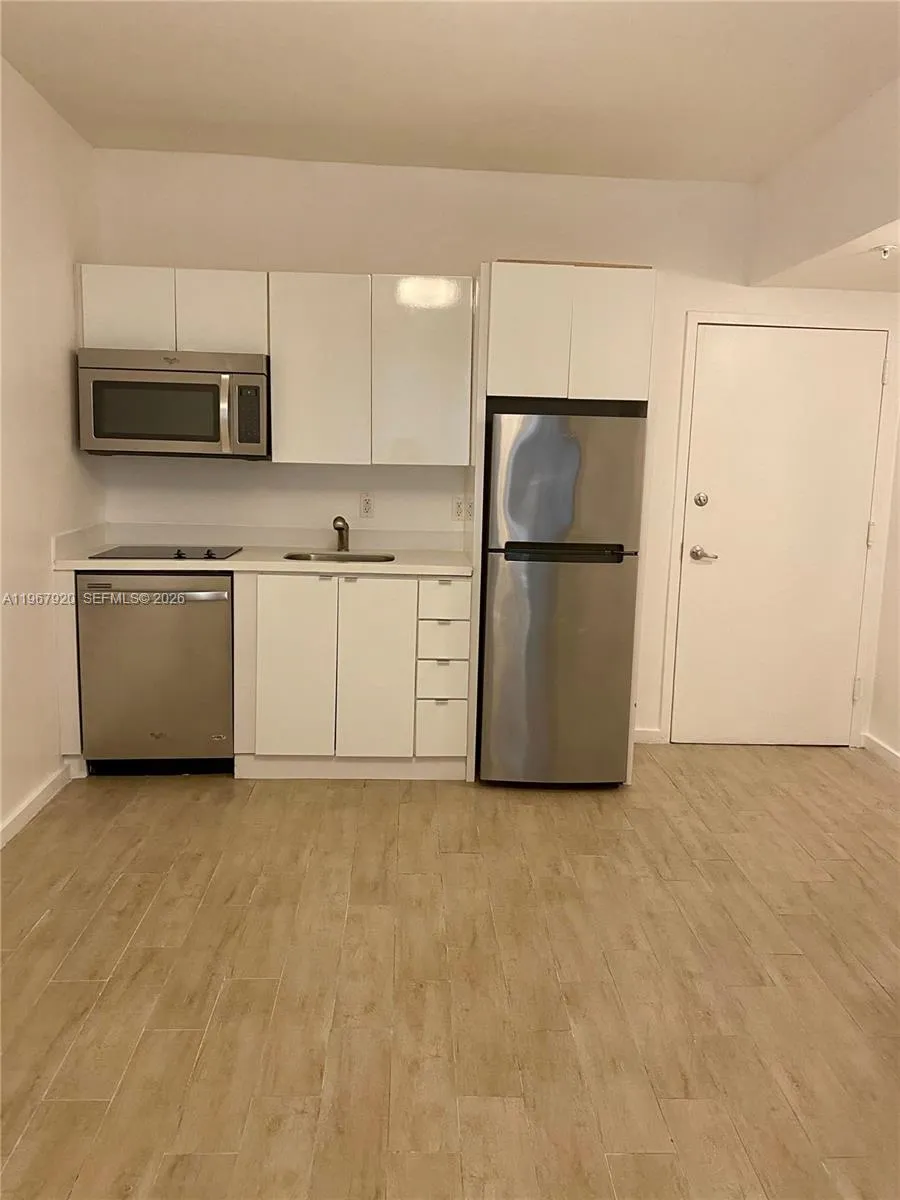 1611 Meridian Ave 106, Miami Beach, Florida 33139, Miami Beach, Florida 33139, 1 Bedroom Bedrooms, ,1 BathroomBathrooms,Residential Lease,For Rent,1611 Meridian Ave 106, Miami Beach, Florida 33139,A11967920